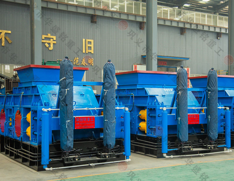  老砂廠更換一臺(tái)時(shí)產(chǎn)100噸全液壓雙輥制砂機(jī)多少錢(qián)？